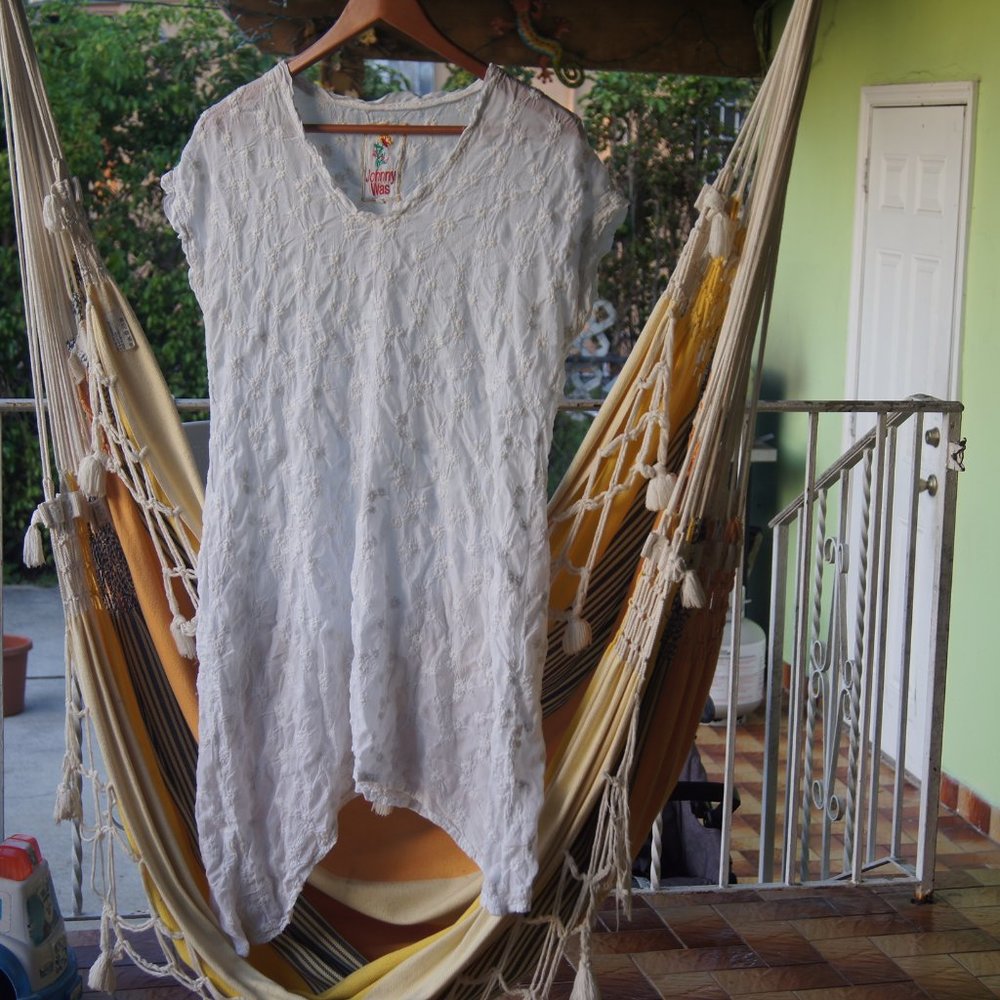 Johnny Was Small white Embroidered Tunic w. pocket